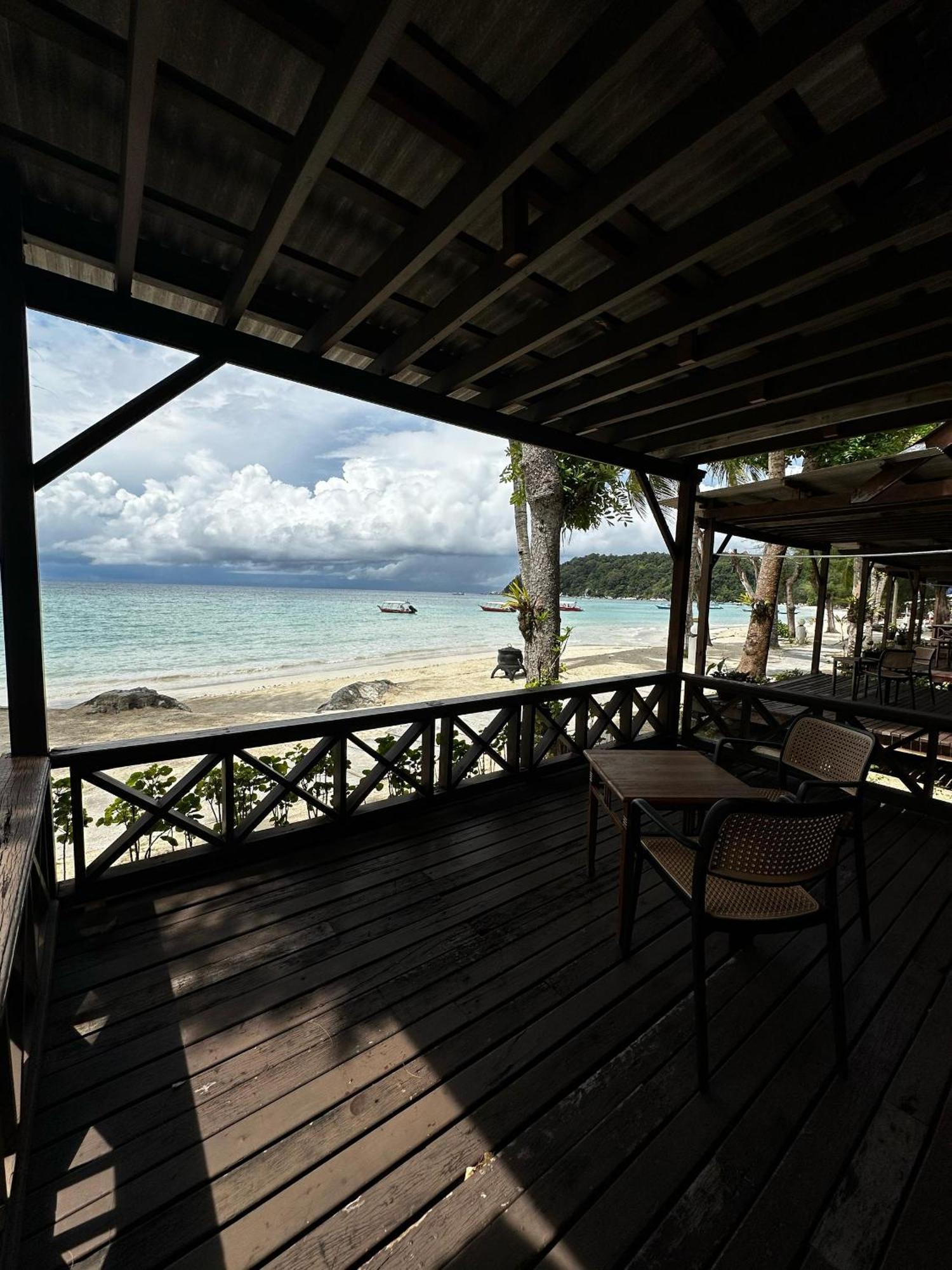 Beach Resort - Arwana Perhentian Besar Kampung Kuala Besut Luaran gambar