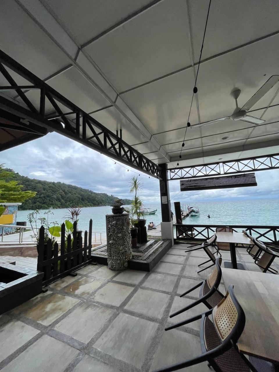 Beach Resort - Arwana Perhentian Besar Kampung Kuala Besut Luaran gambar
