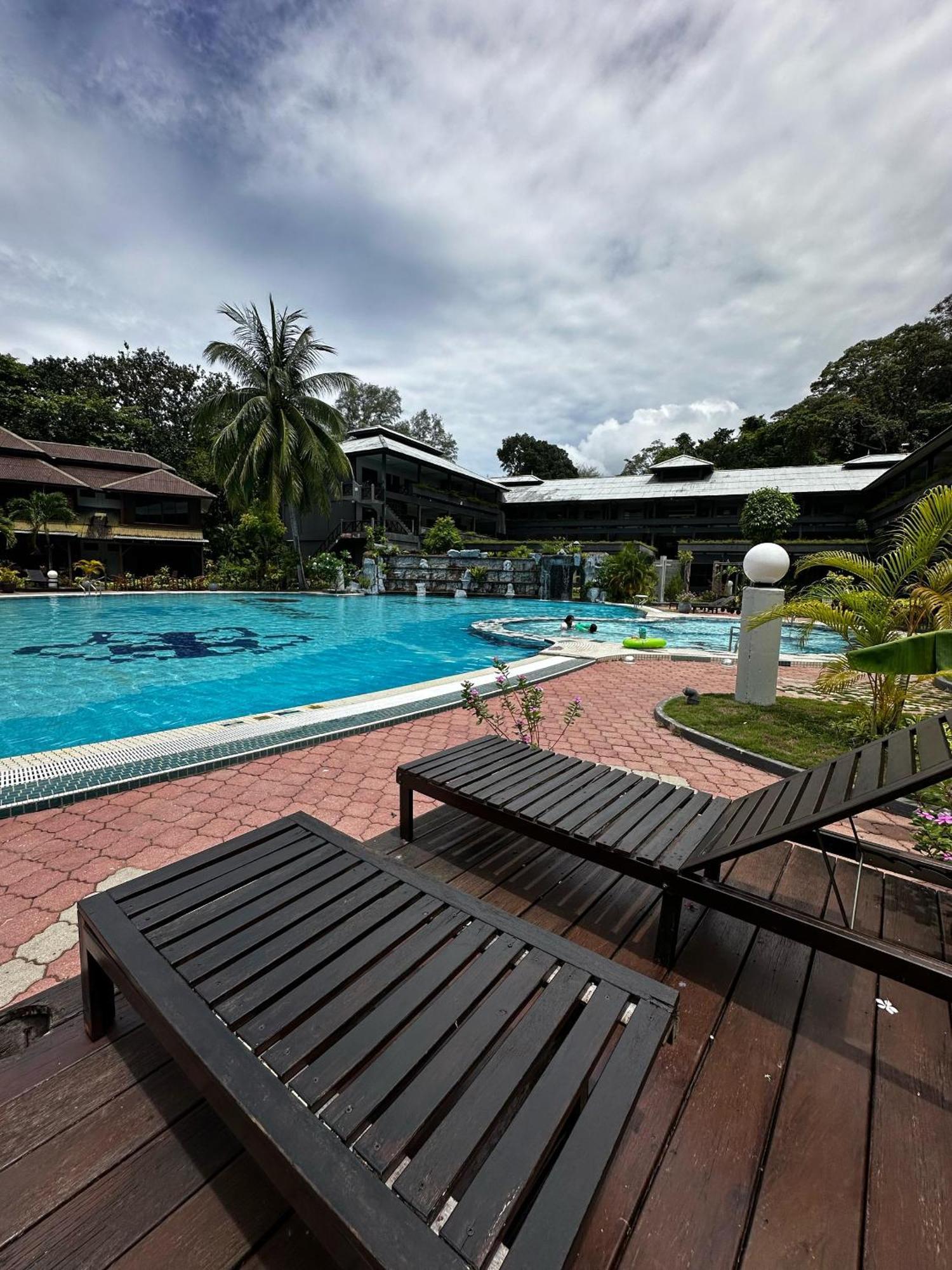 Beach Resort - Arwana Perhentian Besar Kampung Kuala Besut Luaran gambar